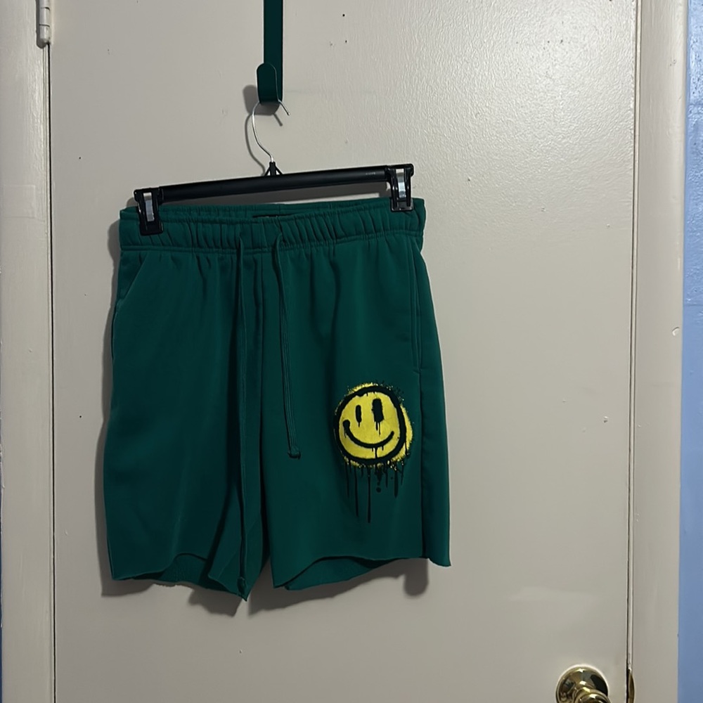 Brooklyn Cloth Sweatpants M Green, Yellow, and Black Smile Face Shorts